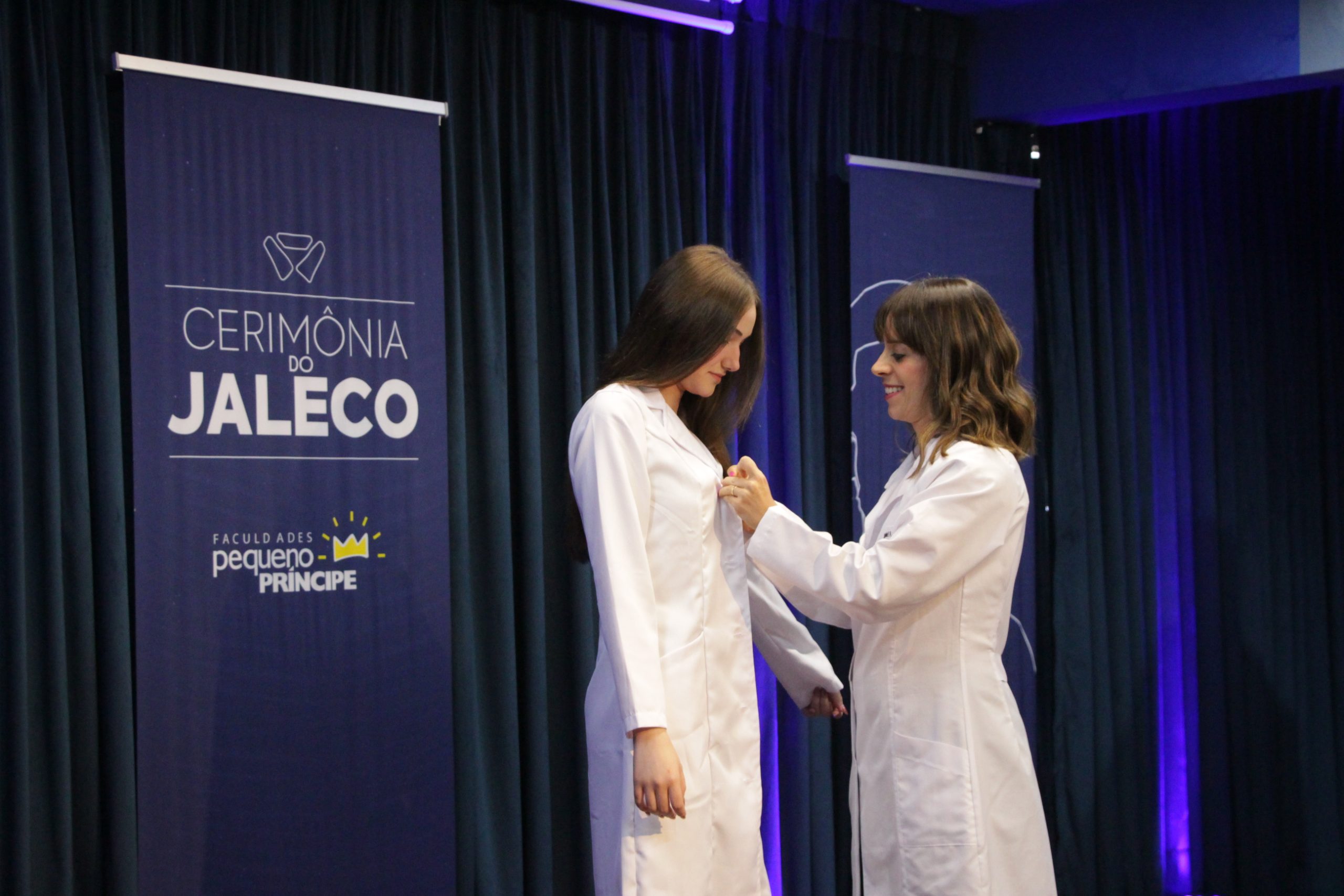Calouros da FPP participam da Cerimônia do Jaleco
